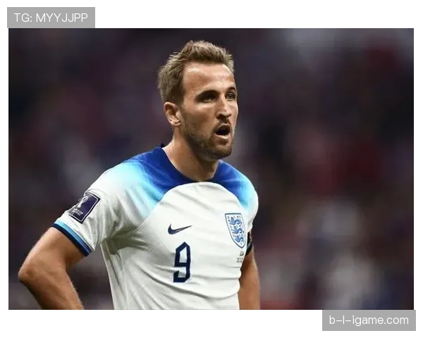 哈里·凯恩训练完直接去接娃，这爹当得比进球还稳